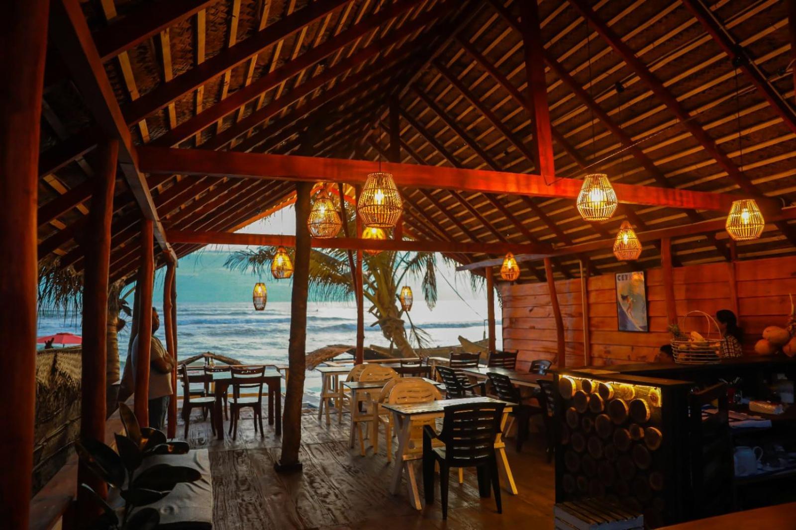 Ocean Breeze Villa Матара Экстерьер фото