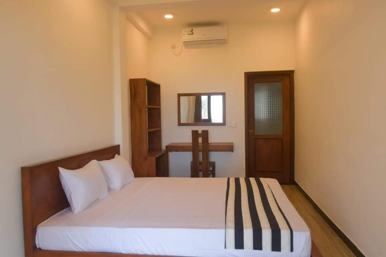 Ocean Breeze Villa Матара Экстерьер фото